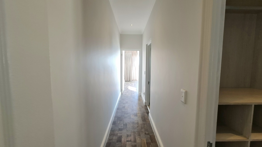 7 Bedroom Property for Sale in Whale Rock Western Cape